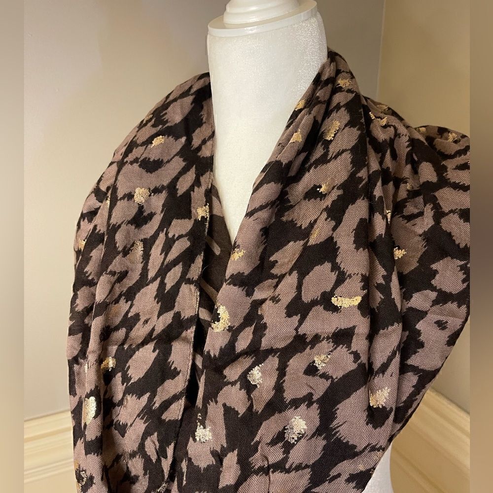EXPRESS Infinity Scarf    - Picture 3 of 5